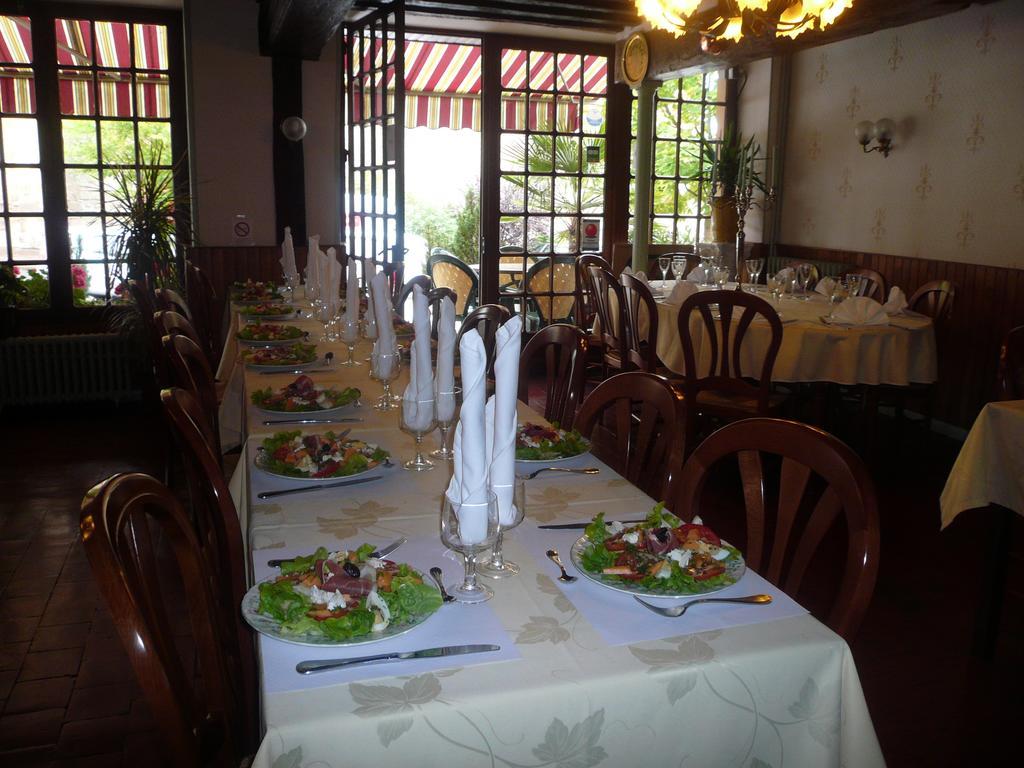 Auberge Bourbonnaise Lurcy-Lévis エクステリア 写真