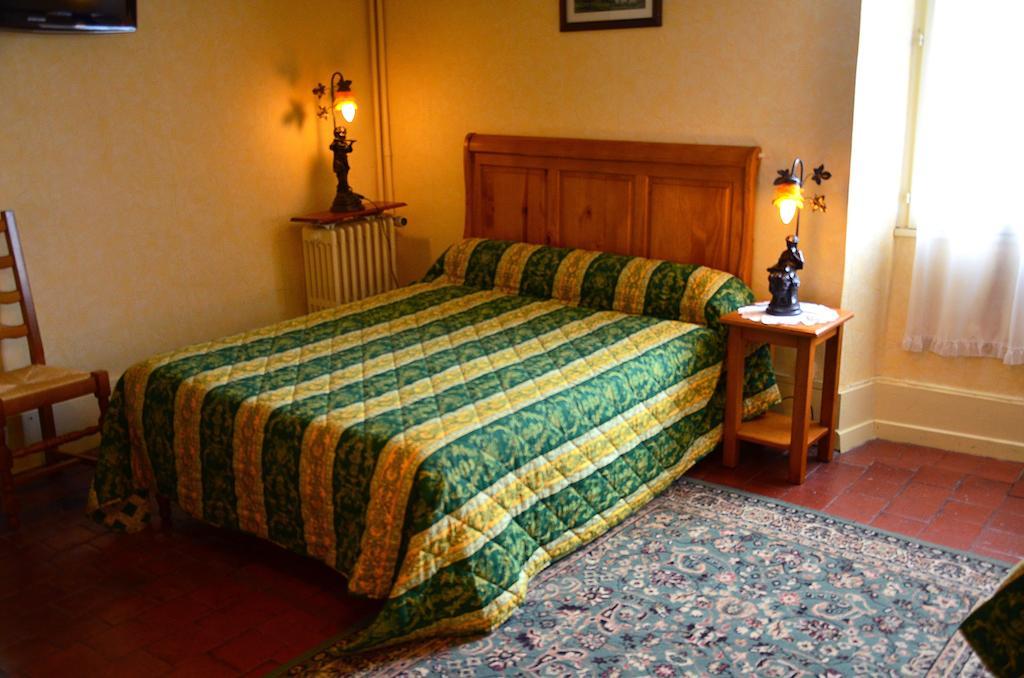 Auberge Bourbonnaise Lurcy-Lévis 部屋 写真