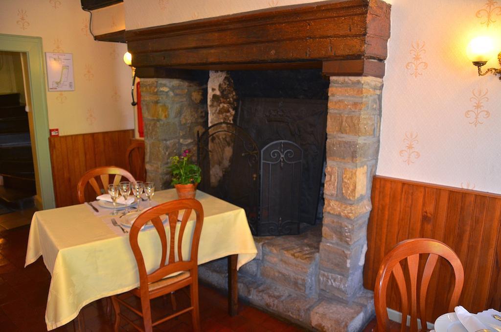 Auberge Bourbonnaise Lurcy-Lévis エクステリア 写真