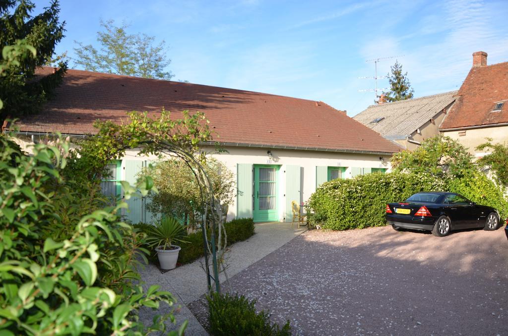 Auberge Bourbonnaise Lurcy-Lévis エクステリア 写真