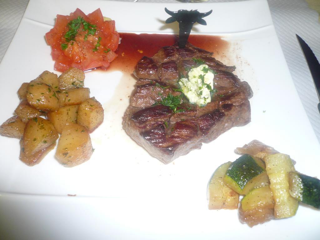 Auberge Bourbonnaise Lurcy-Lévis エクステリア 写真